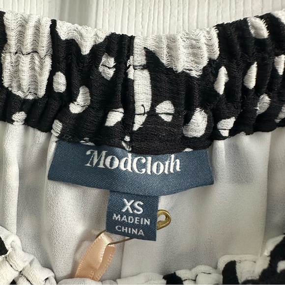 ModCloth Pants Black White Wide Leg Floral Indie Pants Boho Size Medium New - Picture 6 of 7